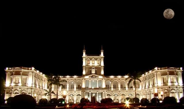 palacio de los lopez de noche