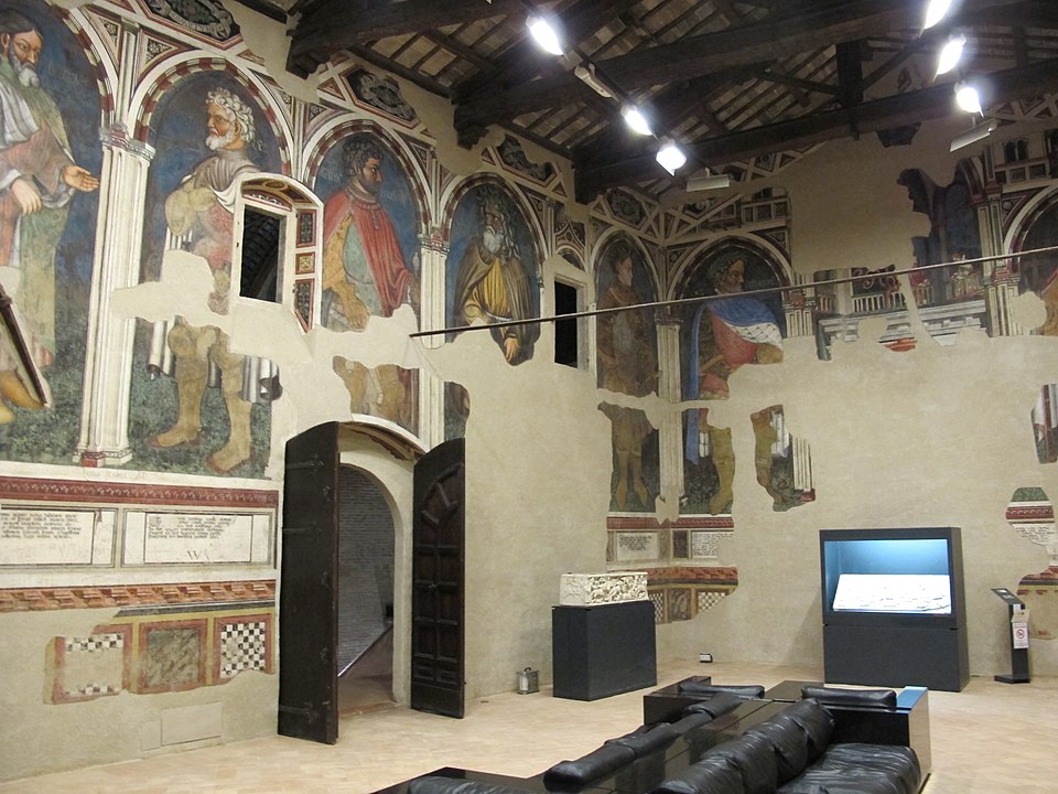 palazo trinci sala dei giganti o degli imperatori 05