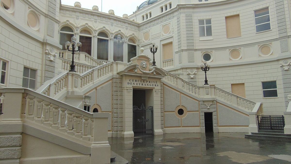 palazzo comunale teatro fiuggi - foto di feldami