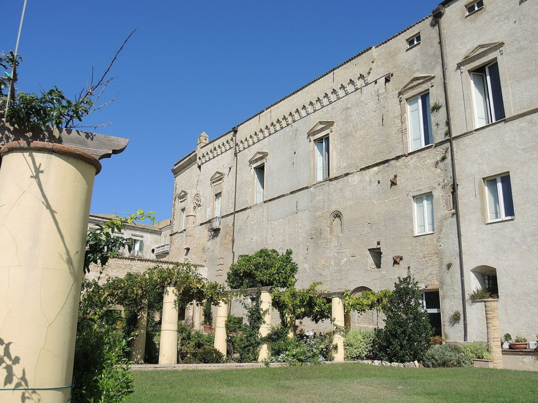 palazzo d avalos musei civici vasto - foto di pietro