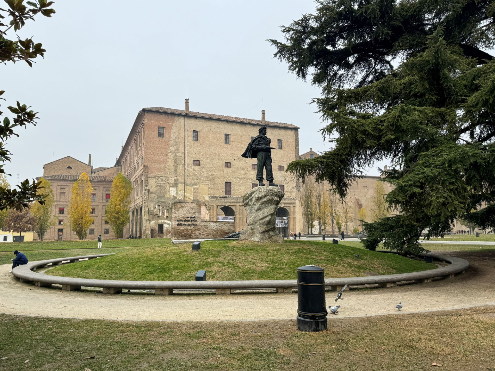 Palazzo della Pilotta a Parma, vista del cortile e della struttura monumentale