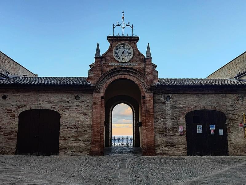 palazzo venieri al tramonto con vista