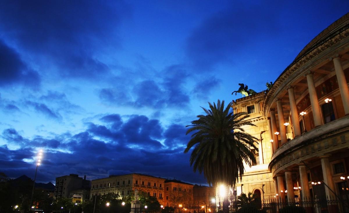 palermo politeama piazza tramonto 1