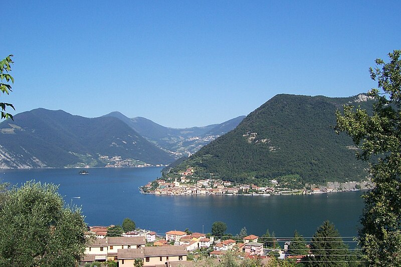 panorama di montisola da sulzano foto luca giarelli