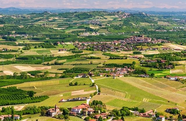 panorama langhe italia