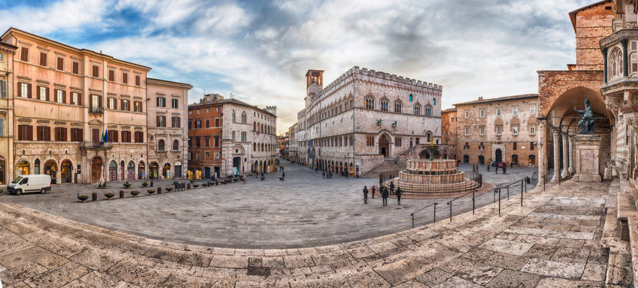 panoramic view piazza iv novembre perugia italy