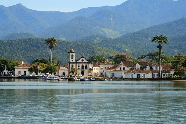 panoramica della citta di paraty 1