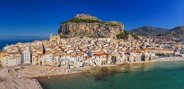 panoramica di cefalu dall alto