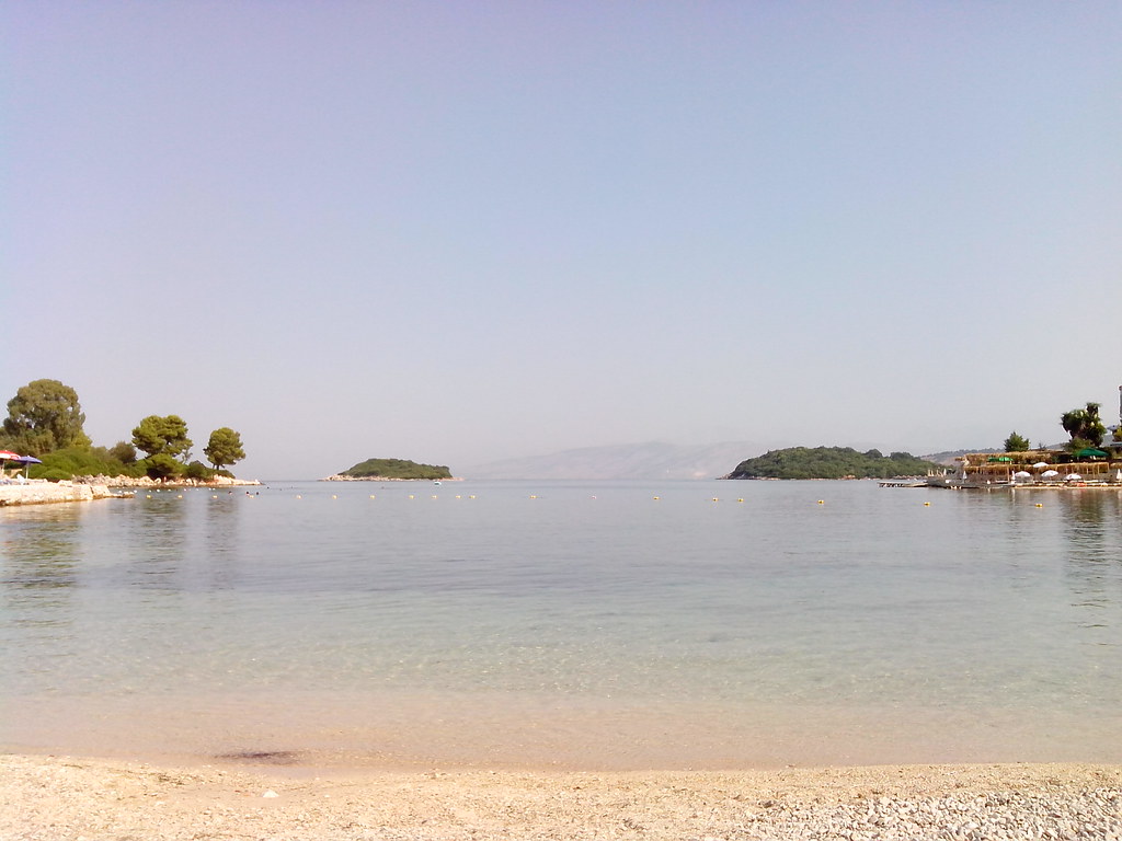paradise beach ksamil