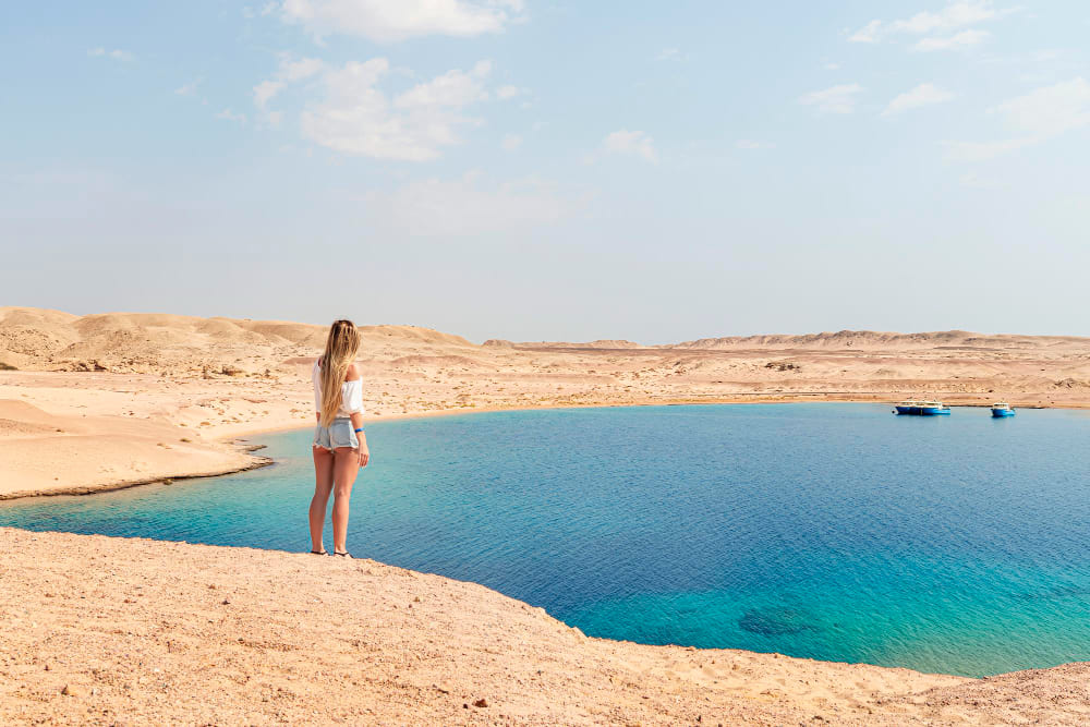 parco nazionale ras mohammed in egitto bellissimo mare con spiaggia sabbiosa paesaggio con cielo azzurro del deserto e mare vista mare