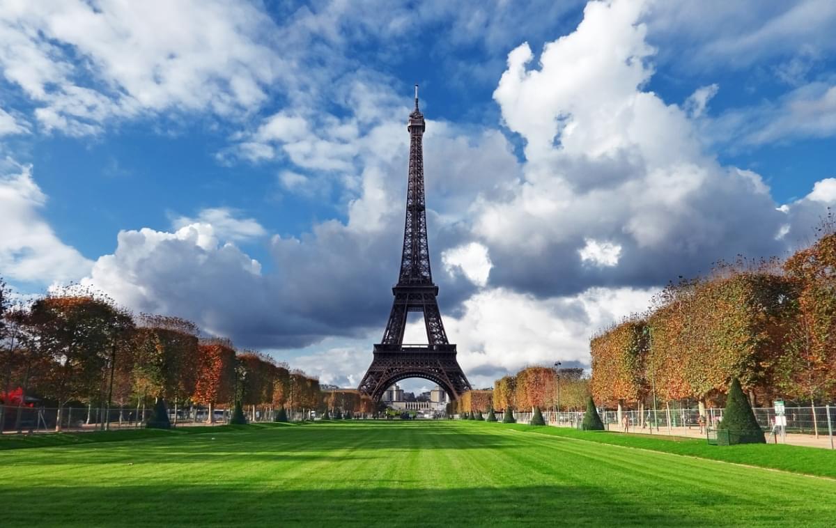 pariggi torre eiffel autunno