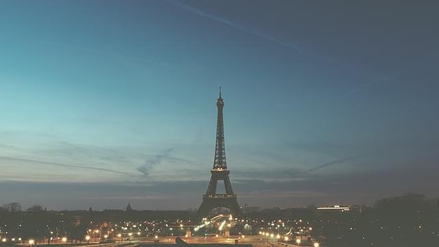 panorama tour eiffel di sera