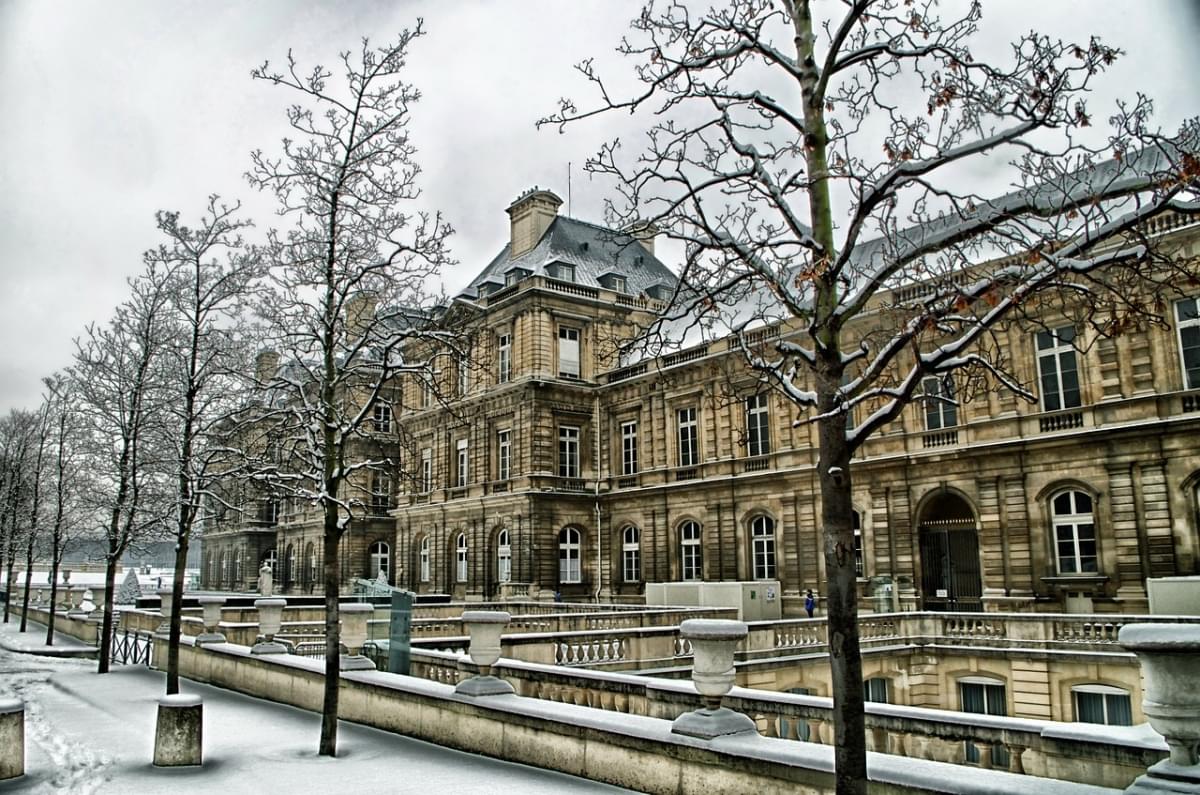 parigi palazzo lussemburgo inverno