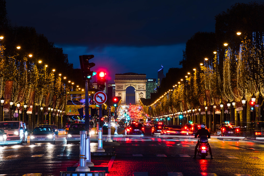 paris champs elysees at christmas time