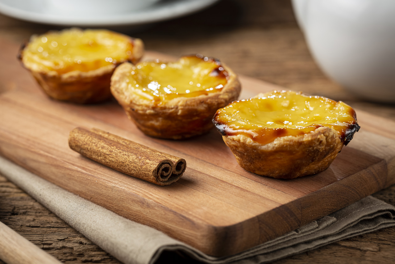 pastel de nata pastel de belem traditional portuguese dessert 1