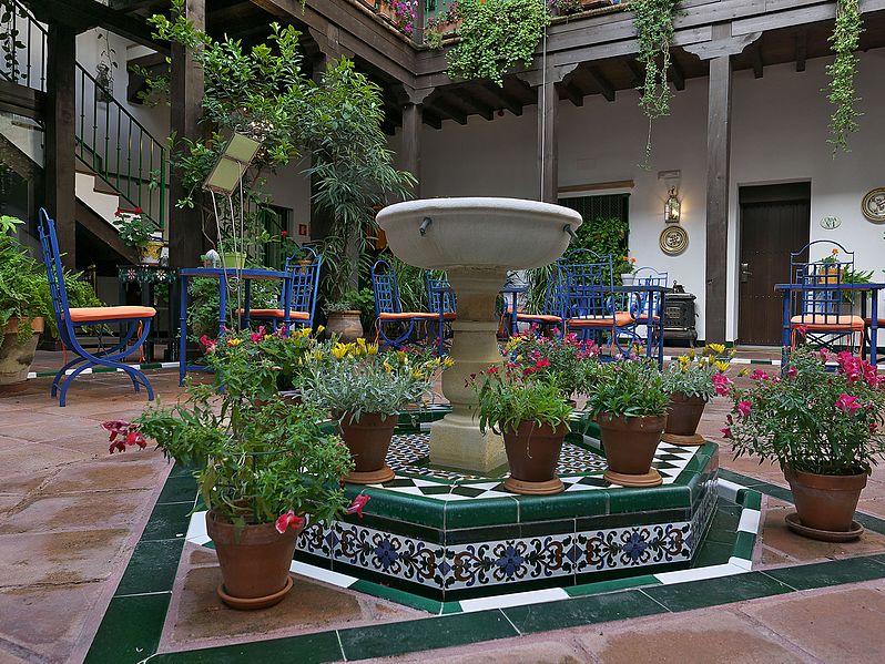 patio nel barrio de santa cruz sevilla