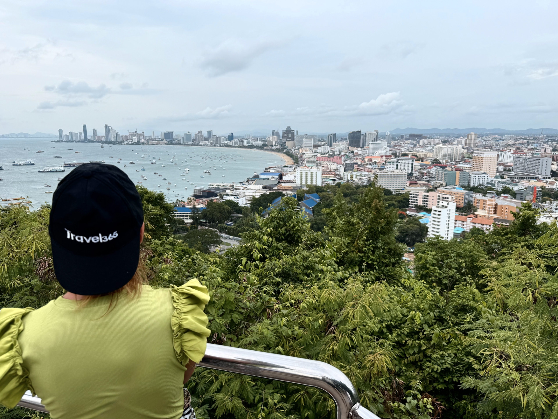 pattaya phra tamnak mountain