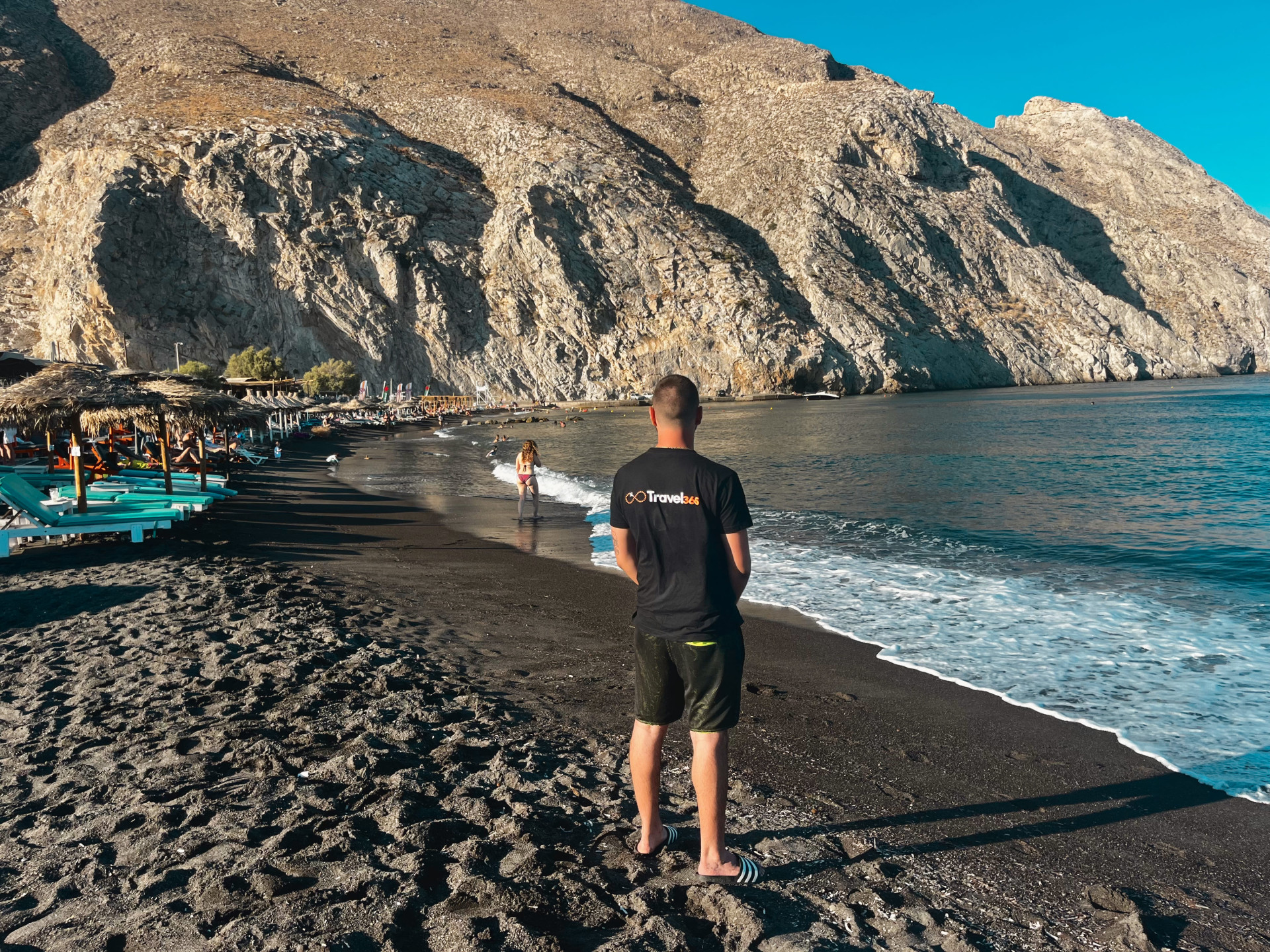 perissa beach 2