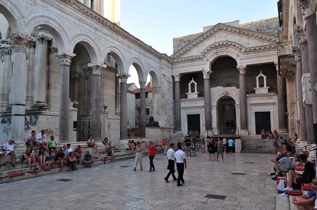 peristyle du palais de diocletien iiie siecle split comitat de split dalmatie croatie