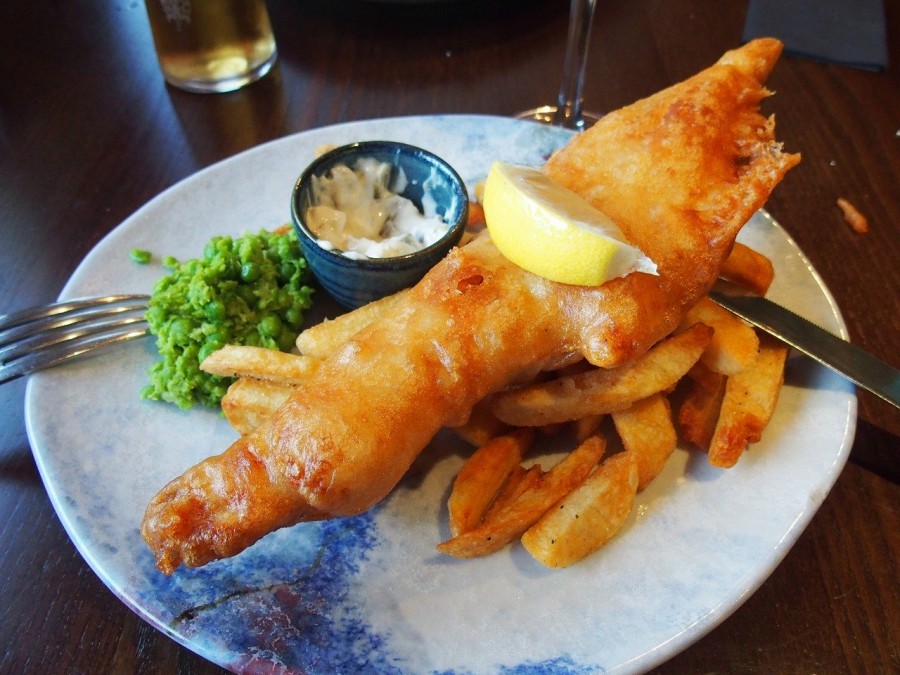 una fumante porzione di fish and chips