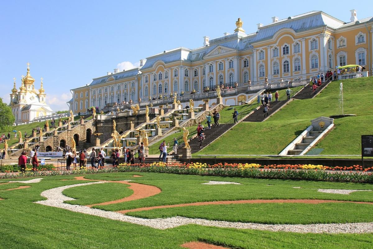 peterhof famous park sculpture