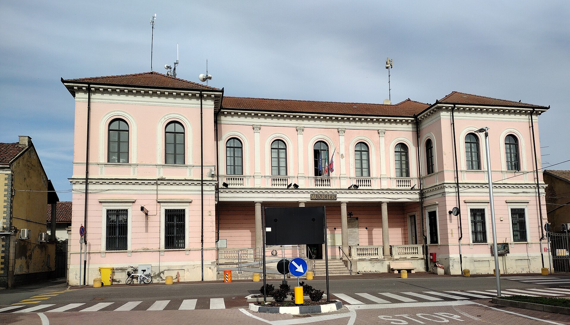 pezzana il municipio