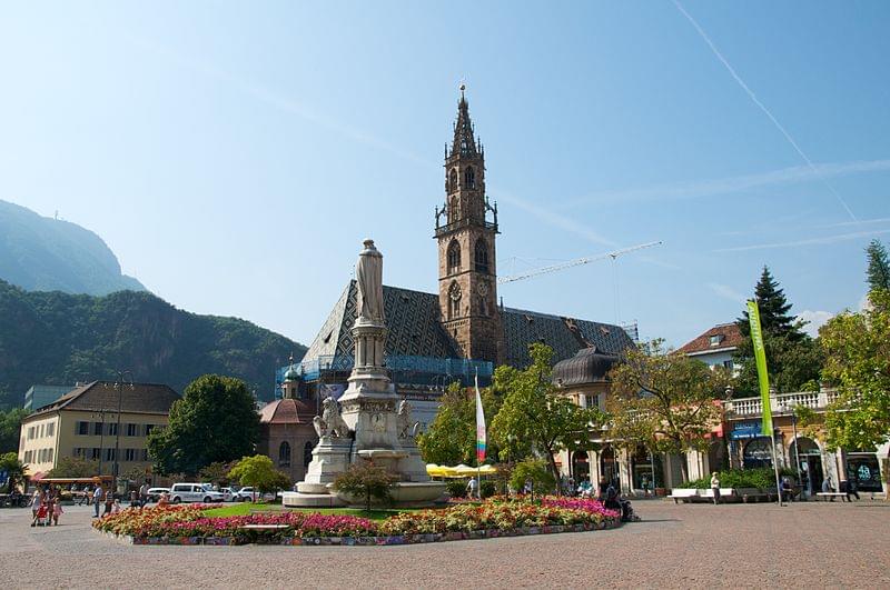 pfarrplatz piazza di bolzano