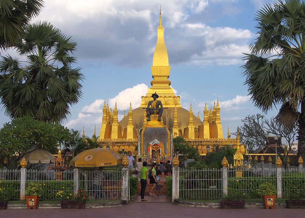 pha than luang stupa vientiane laos