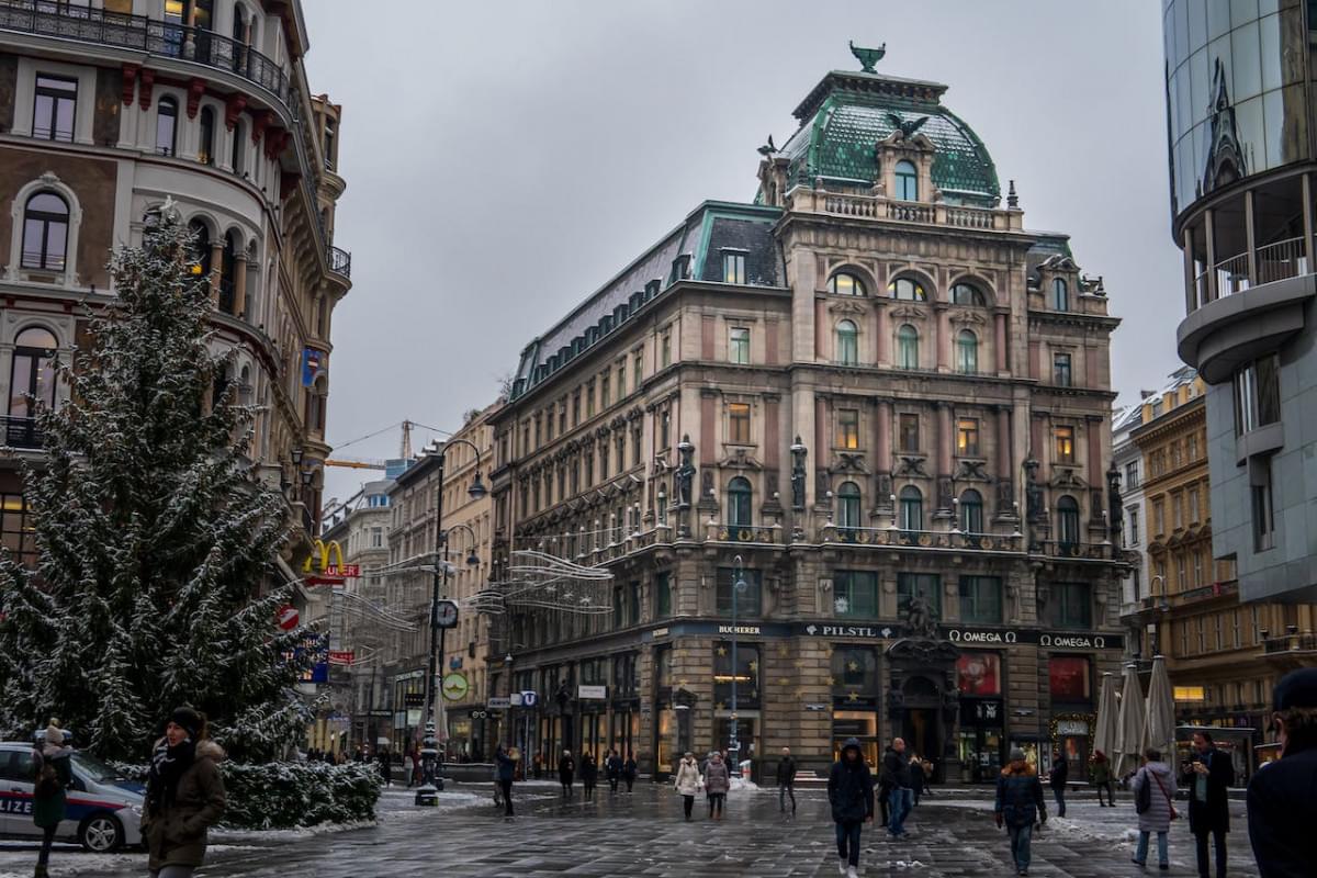 photo of st stephen s square during daytime