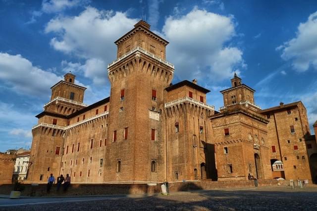 piazza castello ferrara