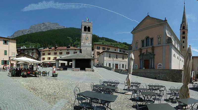 piazza cavour bormio