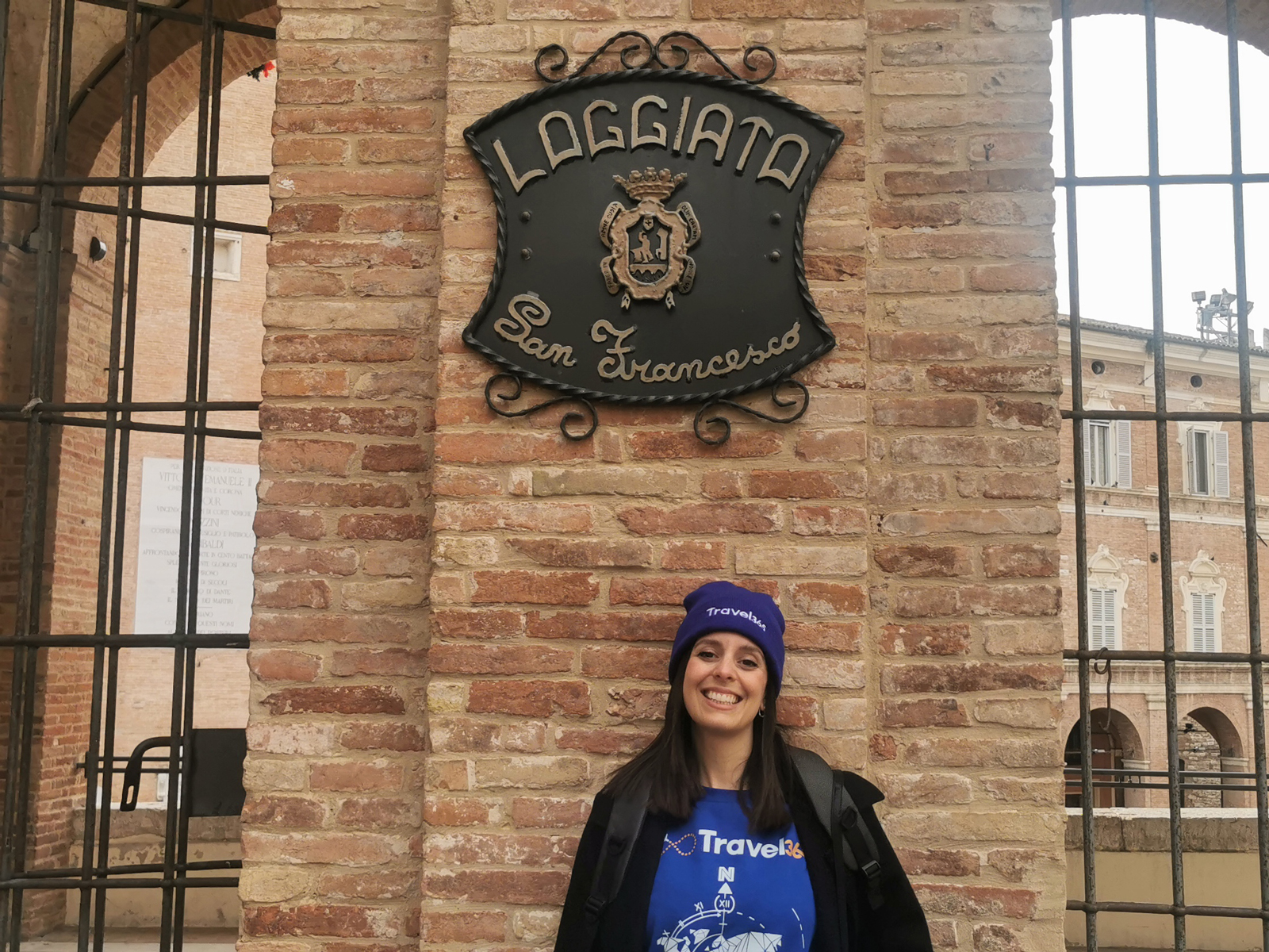 piazza del comune e loggiato 2