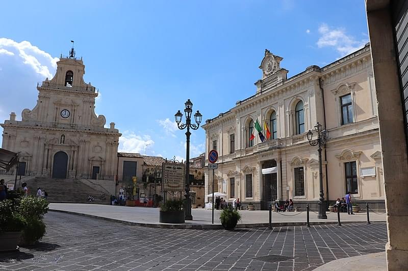 piazza del popolo palazzolo acreide