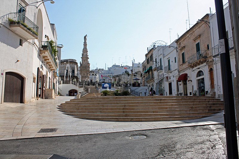 ostuni piazza liberta