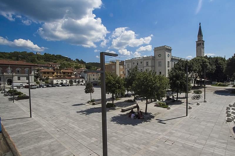 piazza della repubblica e municipio monfalcone 1 1