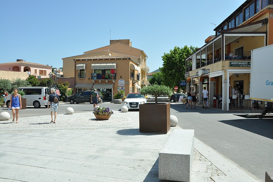 piazza di gallura san teodoro sardinien 1