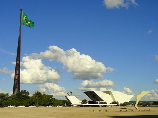 piazza dos tres poderes brasilia