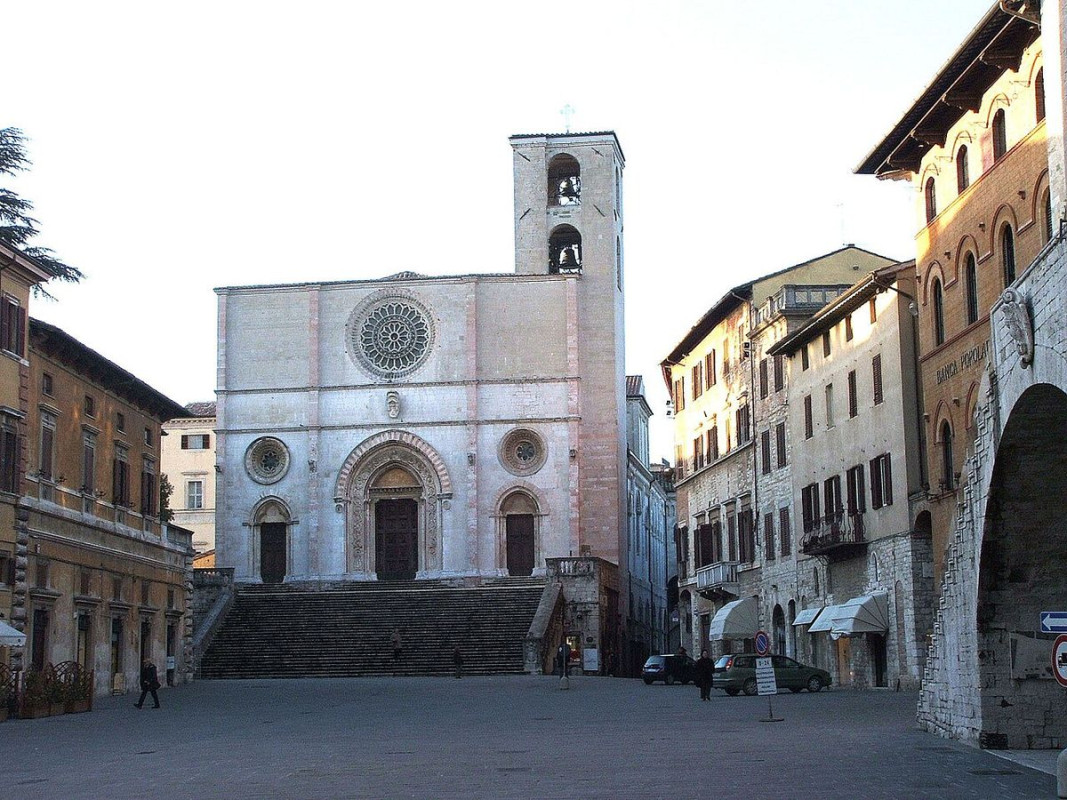 piazza popolo todi - foto di autore sconosciuto