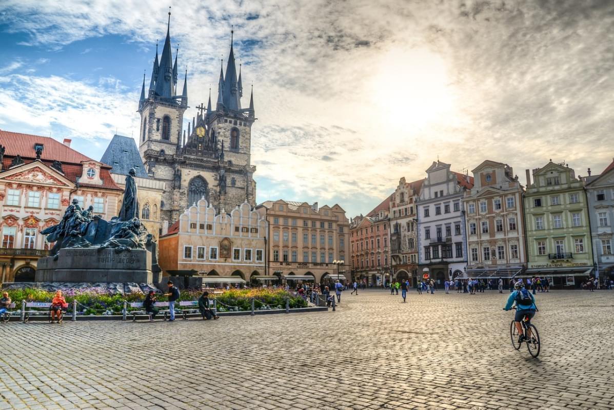 piazza praga hdr citta 1