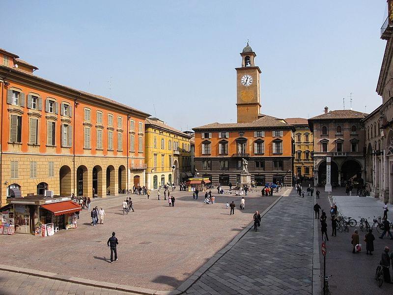 piazza prampolini reggio emilia 2 1