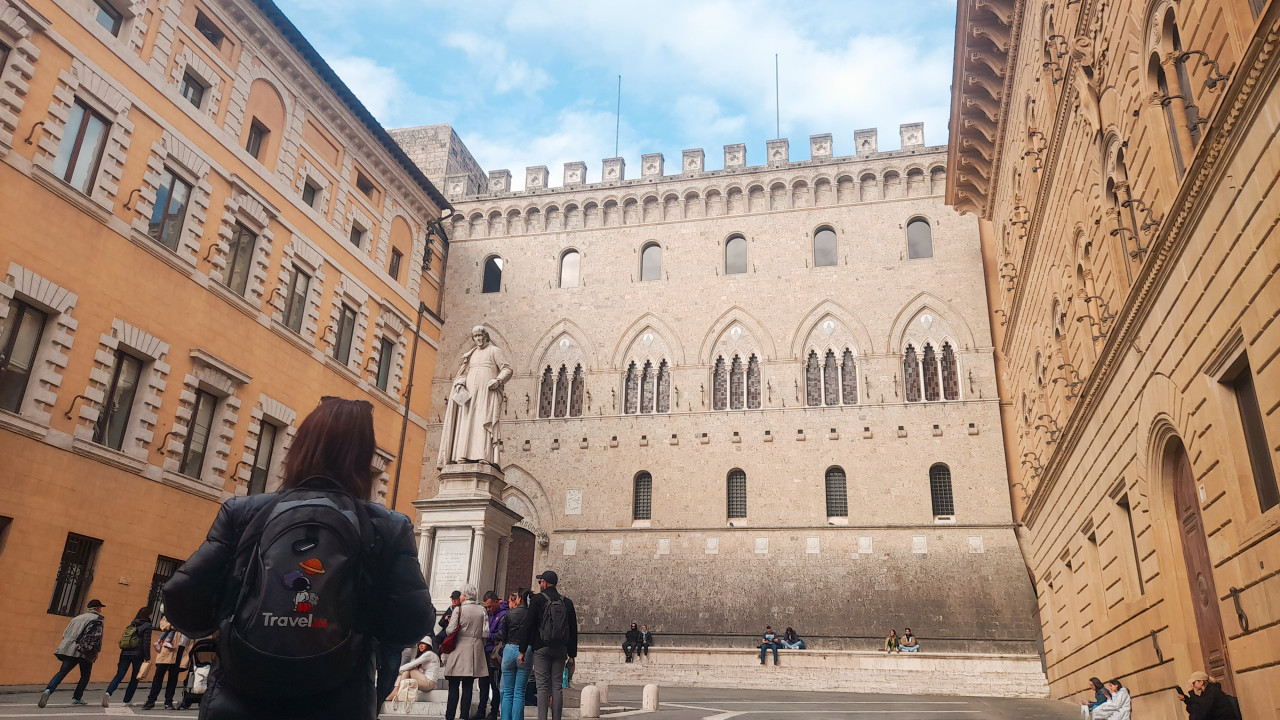 piazza salimbeni
