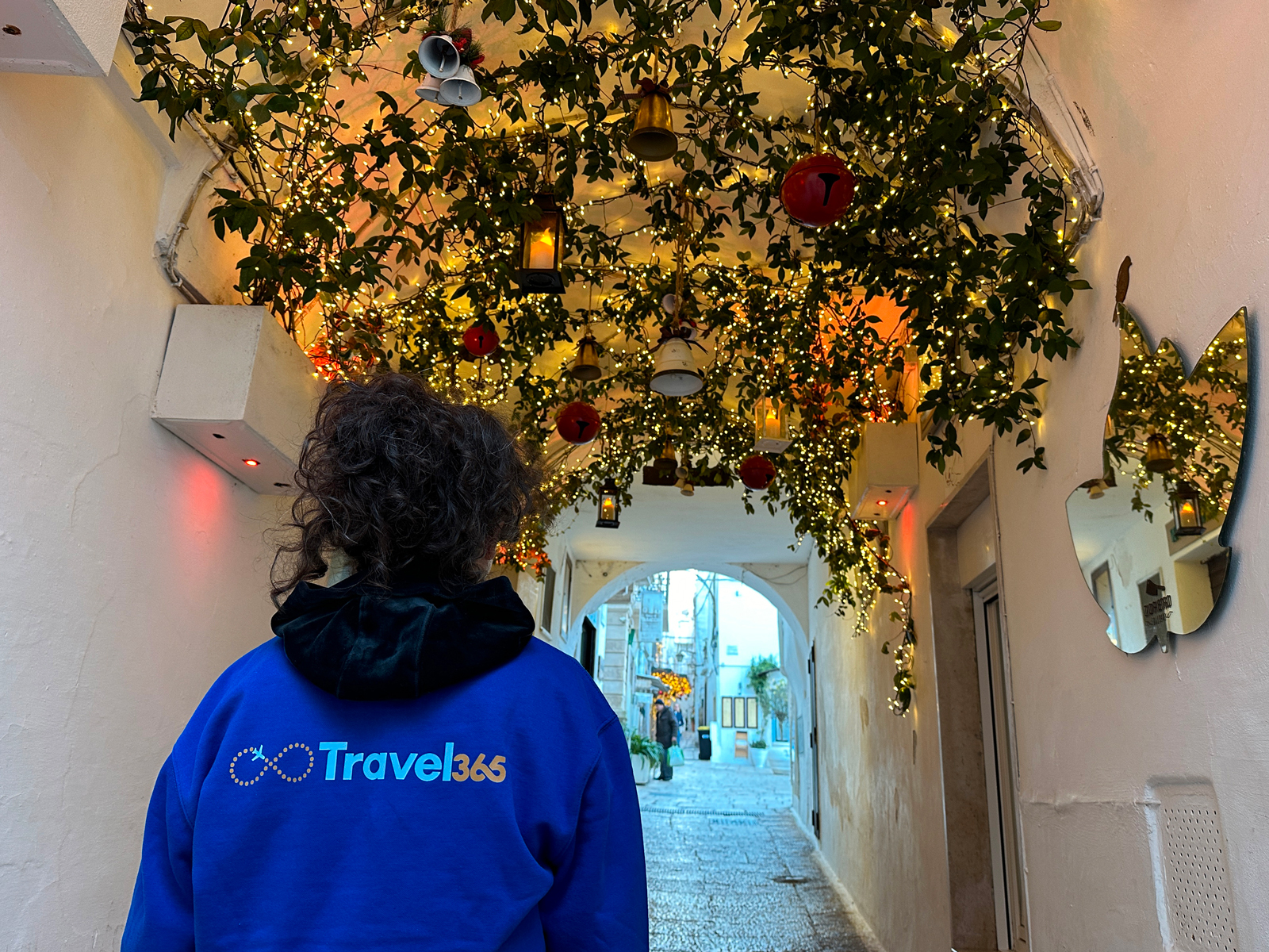 piazza v emanuele cisternino via con lucine