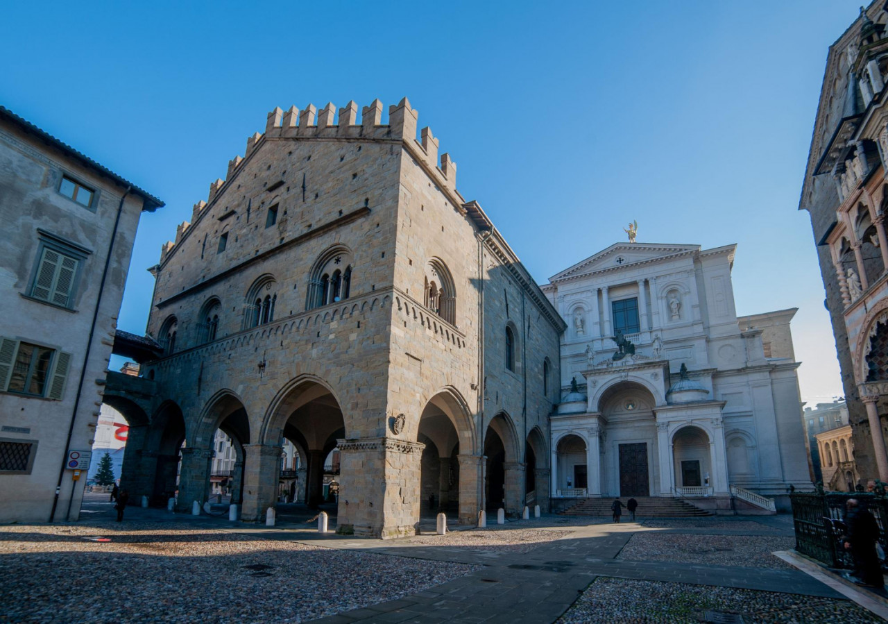 piazza vecchia from tbergamo