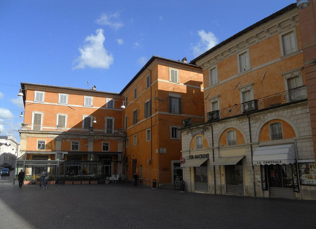 piazza vittorio emanuele ii rieti - foto di alessandro antonelli