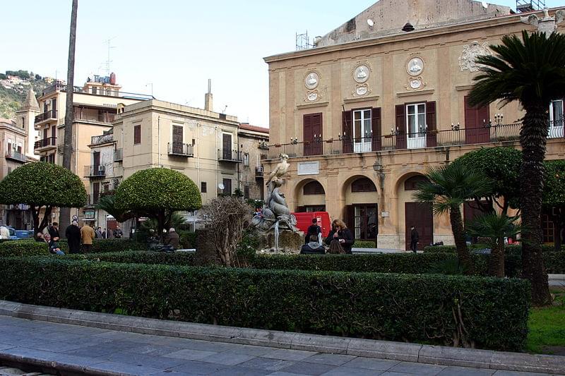 piazza vittorio emanuele monreale