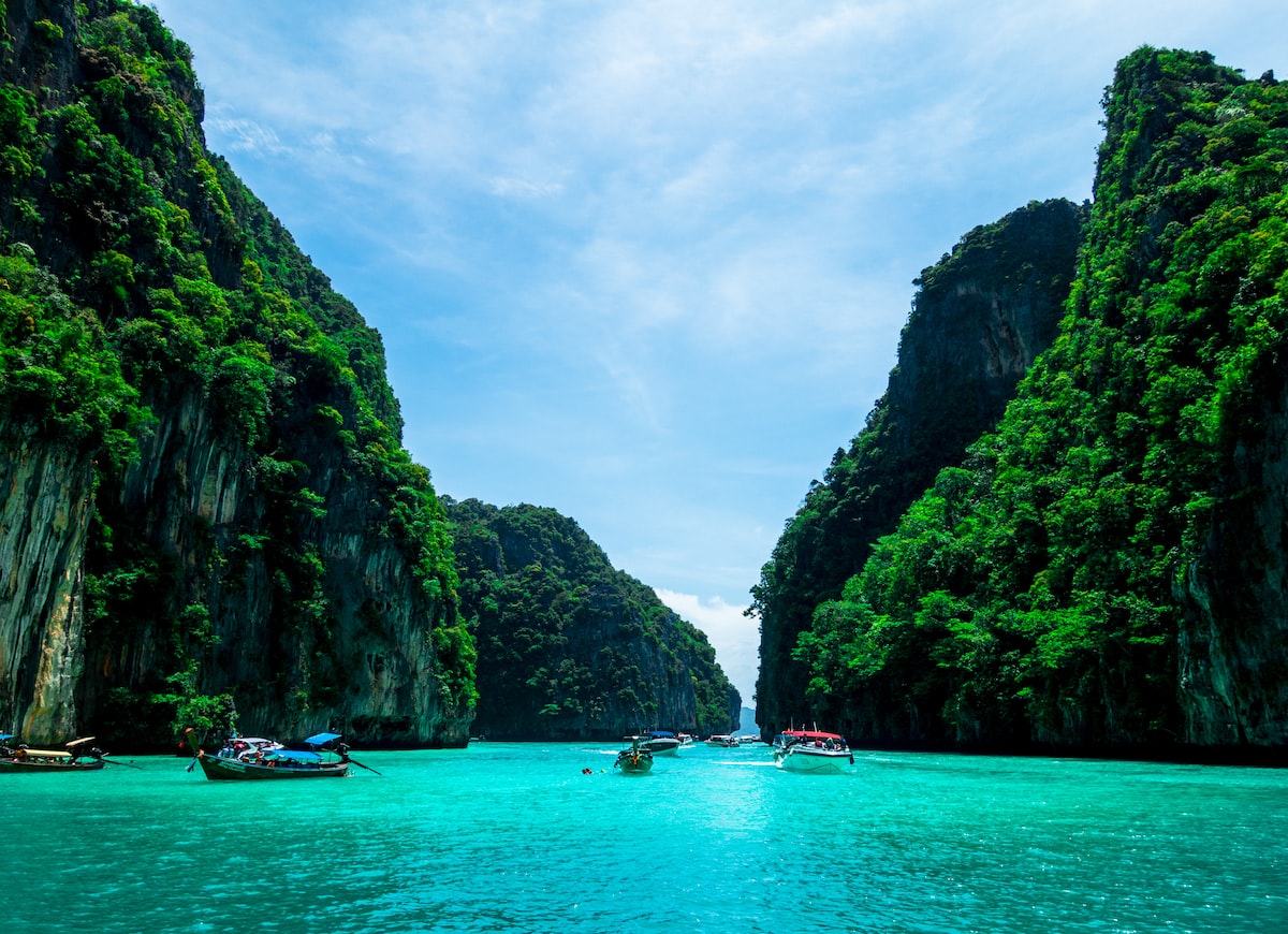 pileh cove is located close to