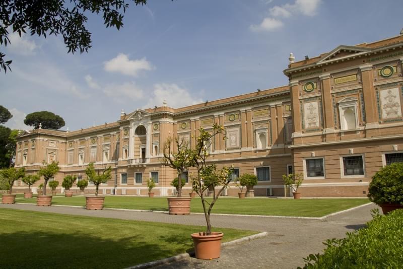 pinacoteca musei vaticani