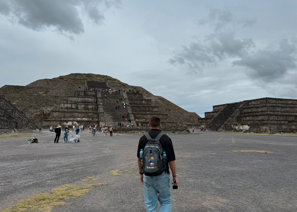 piramide del sole teotihuacan in messico 1