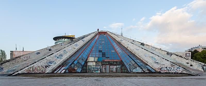 piramide tirana