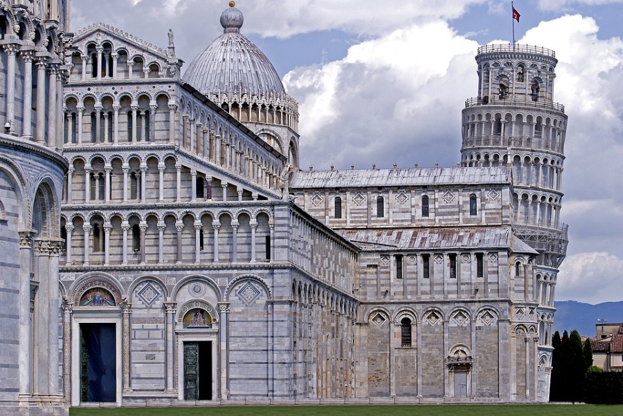 pisa piazza dei miracoli